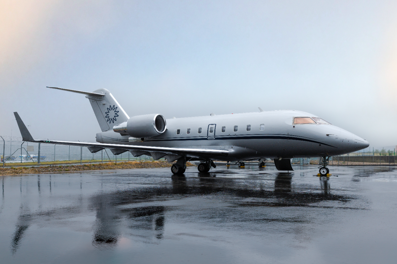 VH-MOU photo