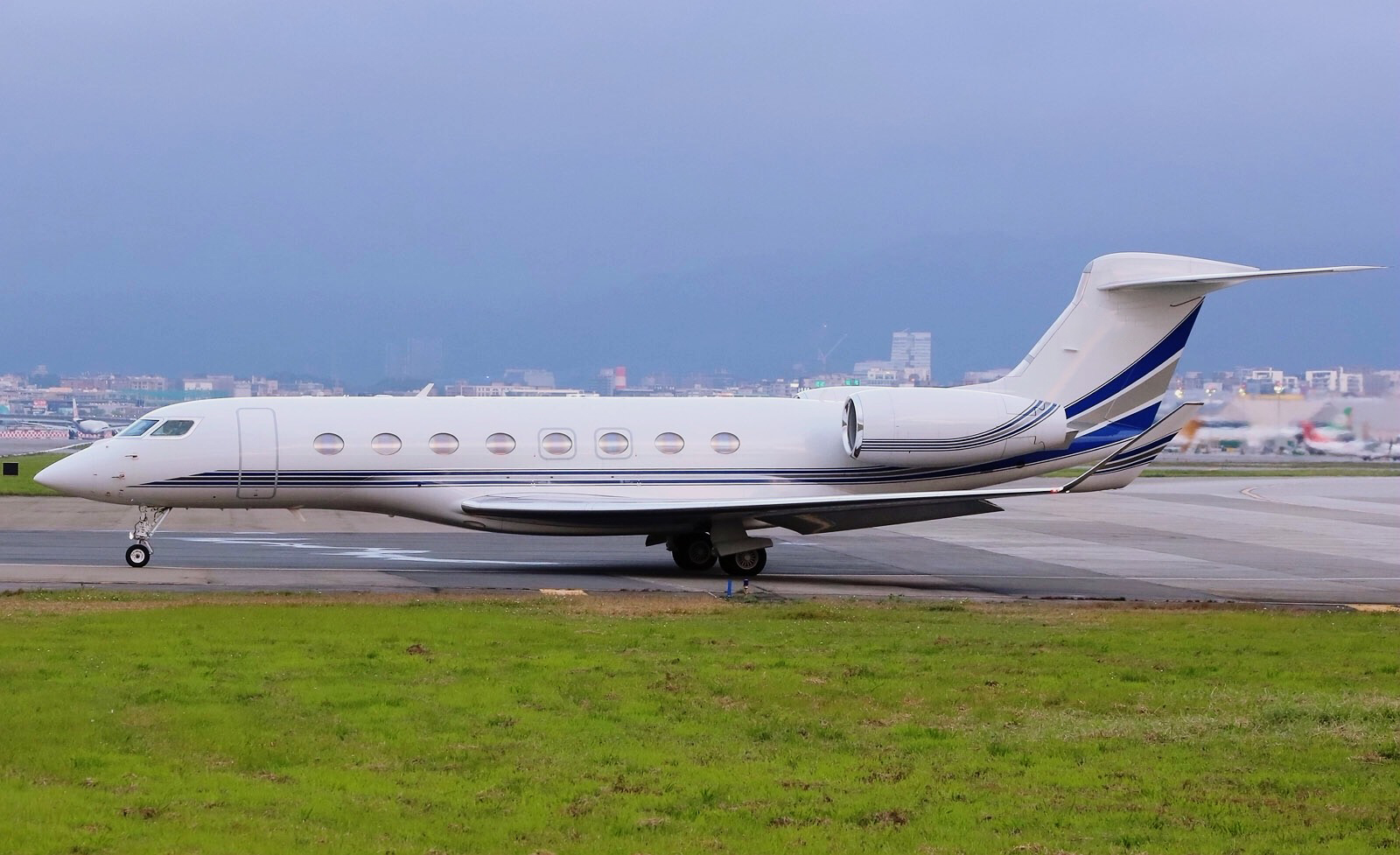 N808LV photo