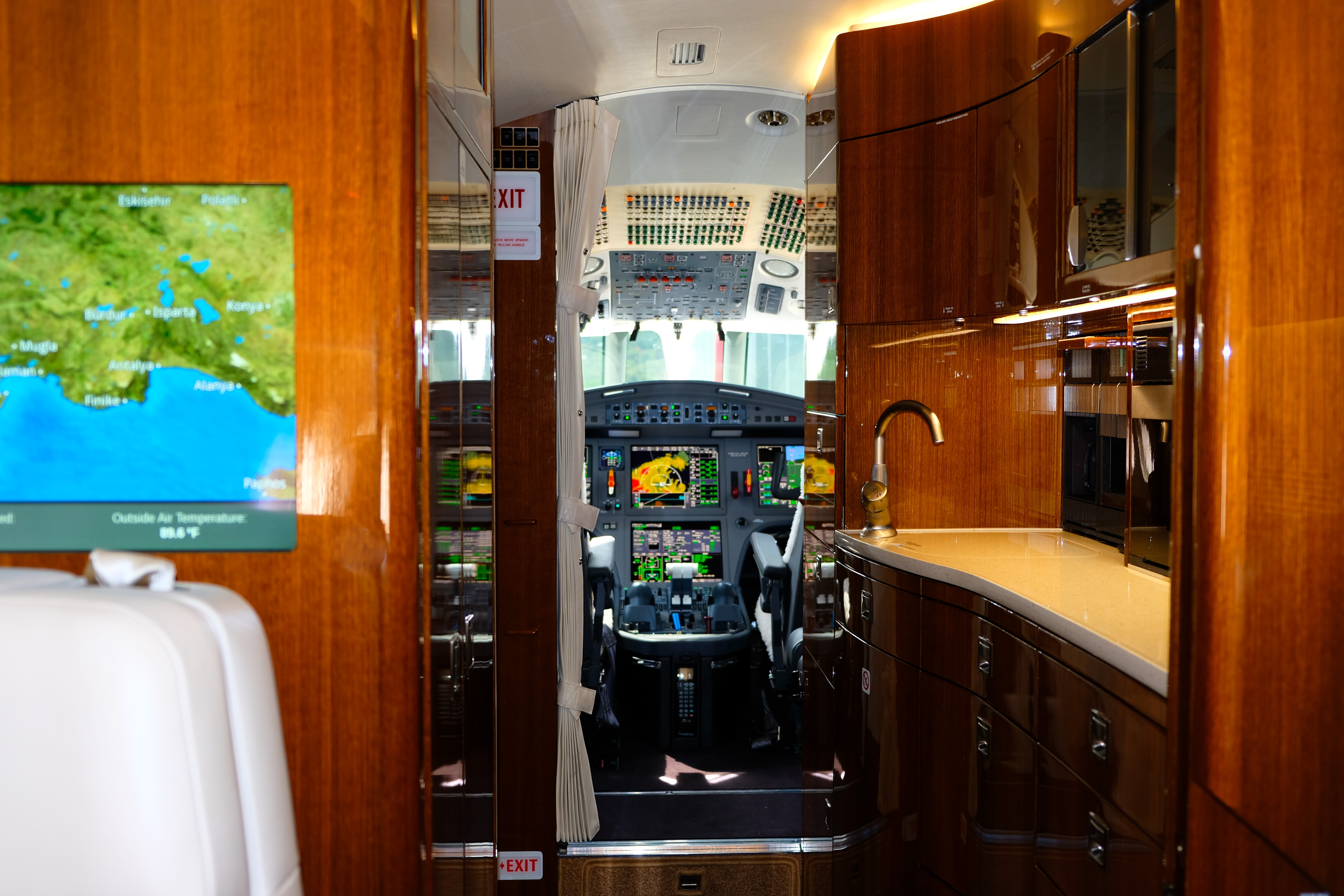 HB-IGO photo