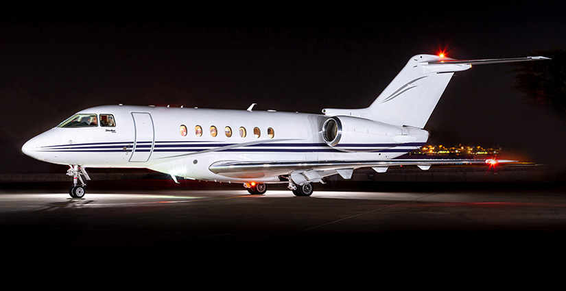 Hawker 4000 private jet