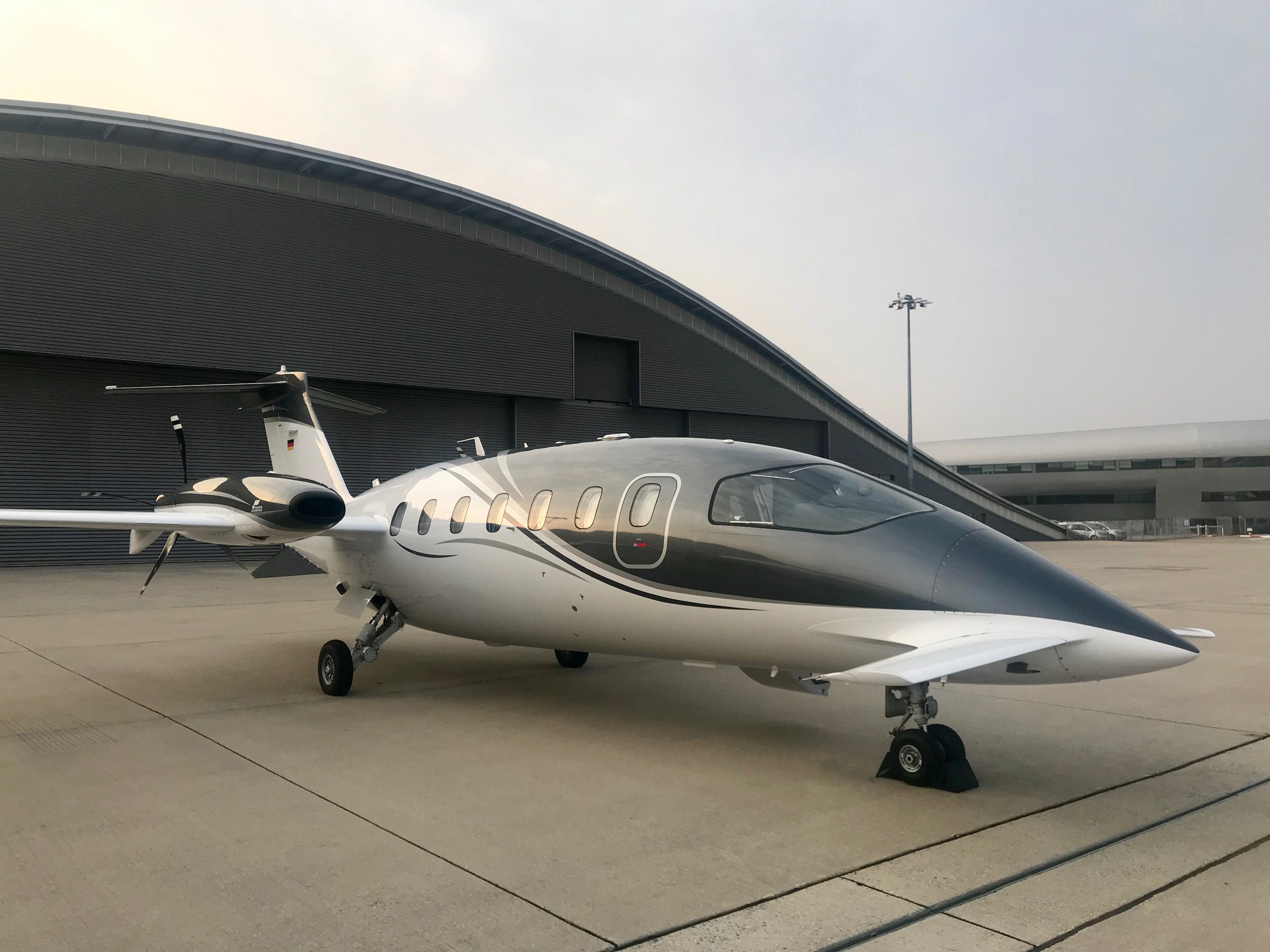 Piaggio Avanti II private jet