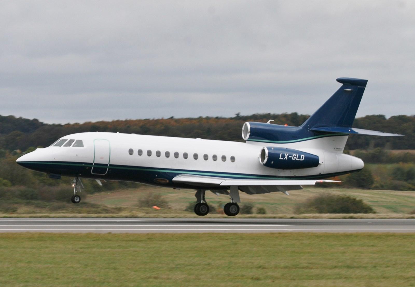 Falcon 900EX private jet