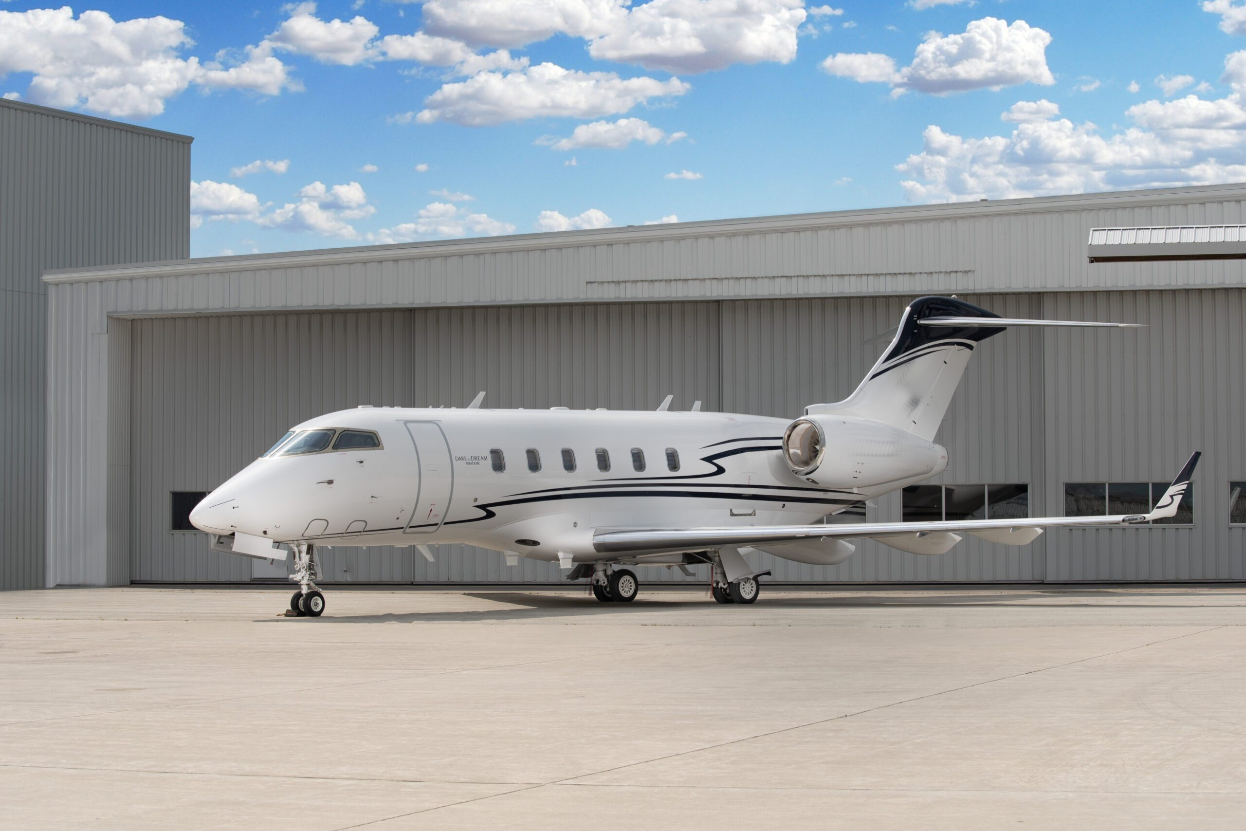 Bombardier Challenger 300