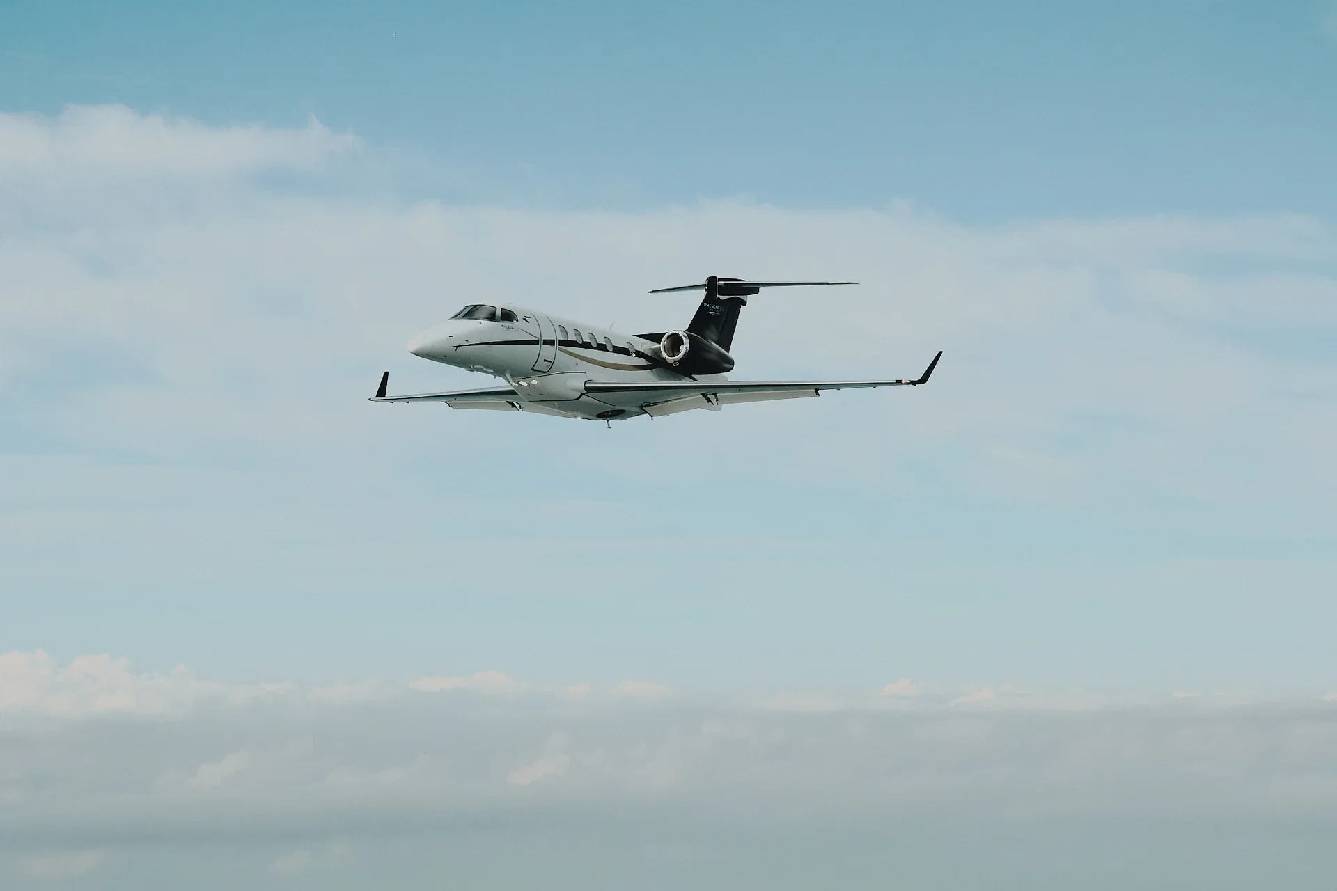 Embraer Phenom 100