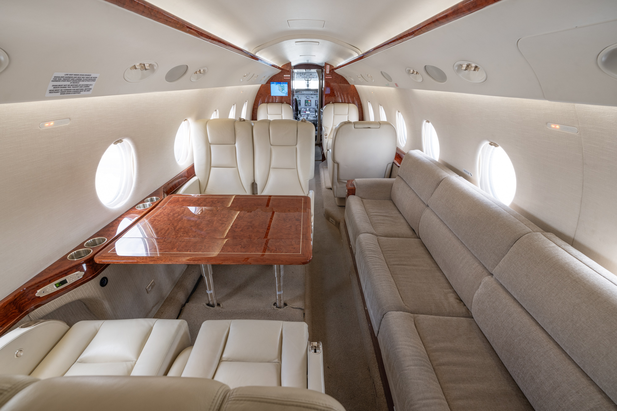 N688HL photo